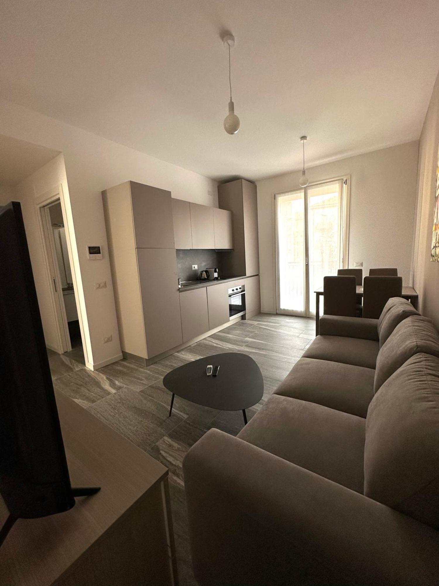 Essential Apartment Sesto San Giovanni Exterior photo